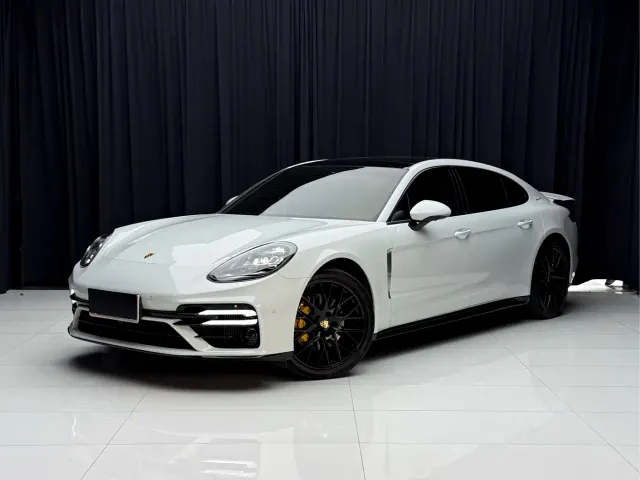 Фотография автомобиля — Porsche Panamera