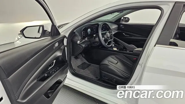 Hyundai Avante CN7 — Фото автомобиля 10