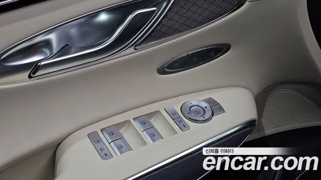 Genesis GV70 — Фото автомобиля 24