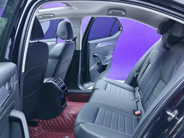 Skoda Superb — Фото автомобиля 7