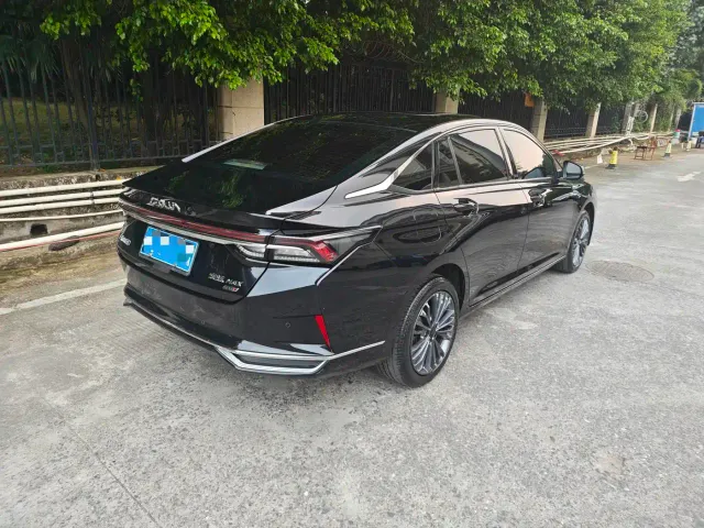Dongfeng Yixuan MAX — Фото автомобиля 13
