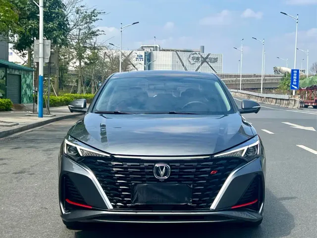 Changan Eado — Фото автомобиля 2