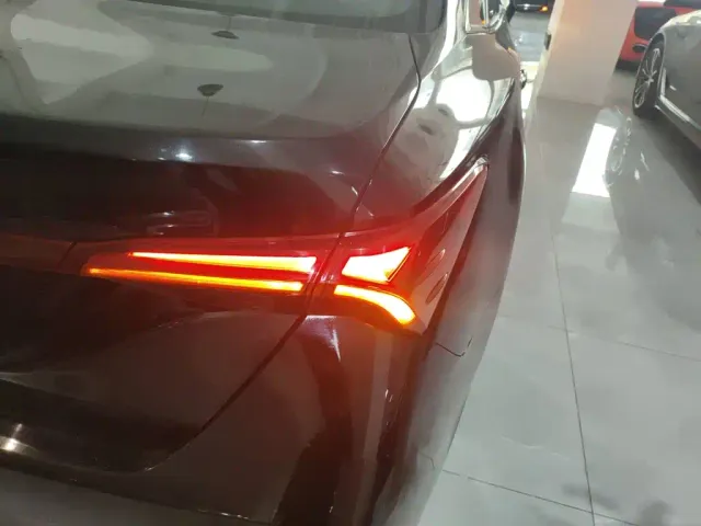Toyota Avalon — Фото автомобиля 23