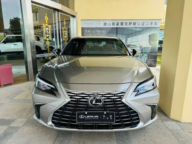 Lexus ES — Фото автомобиля 4