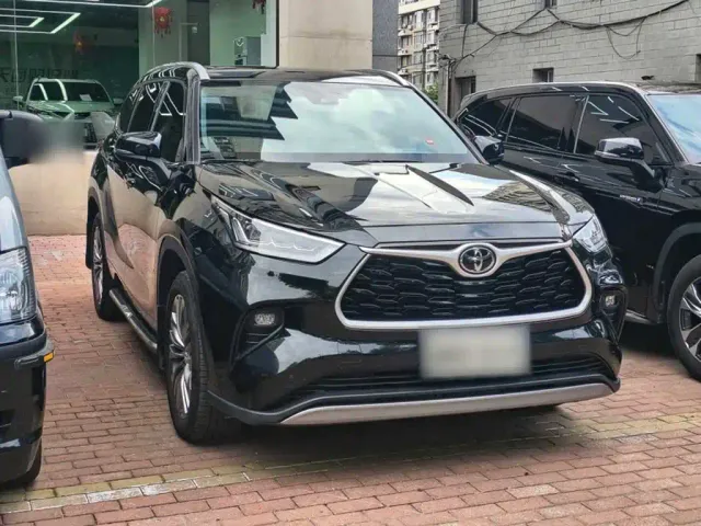 Toyota Highlander — Фото автомобиля 10