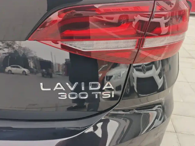 Volkswagen Lavida — Фото автомобиля 3