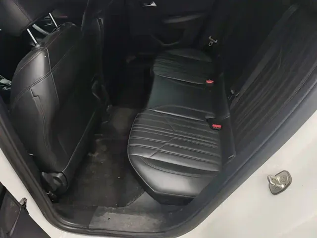 Peugeot 2008 — Фото автомобиля 16