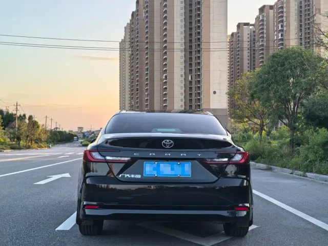 Toyota Camry — Фото автомобиля 5