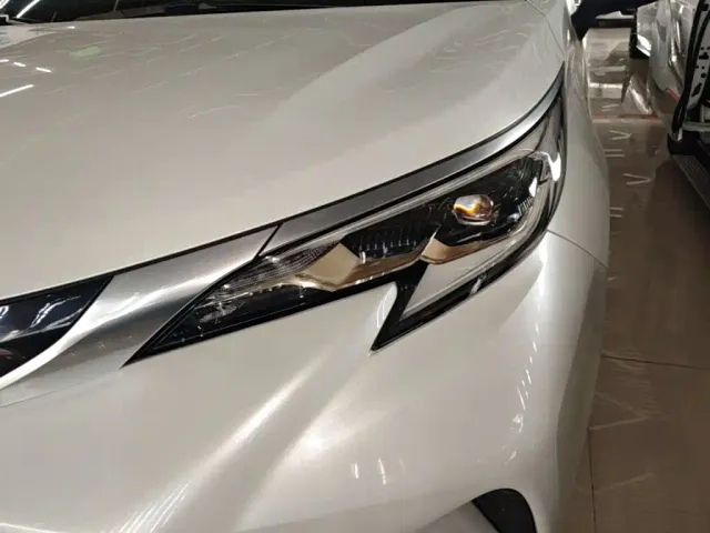 Toyota Granvia — Фото автомобиля 17