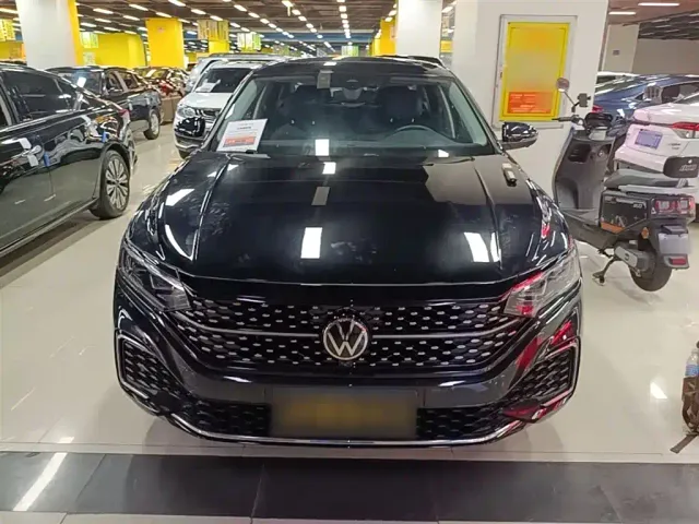 Volkswagen Passat — Фото автомобиля 2