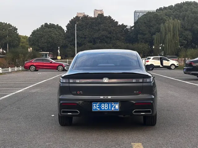 Changan Eado — Фото автомобиля 5