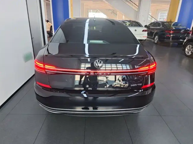 Volkswagen Passat — Фото автомобиля 5