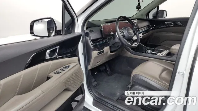 Kia Carnival Generation 4 — Фото автомобиля 10