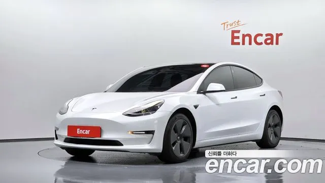 Фотография автомобиля — Tesla Model 3