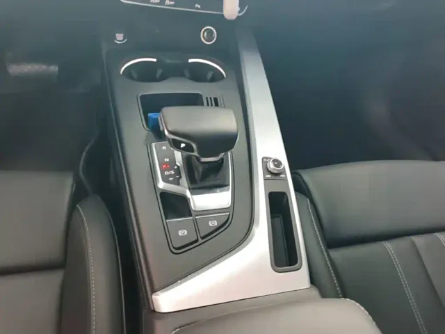 Audi A4L — Фото автомобиля 13