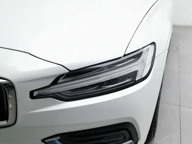 Volvo S60 — Фото автомобиля 7