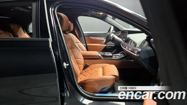 BMW 7-Series 7 серия (G70) 740i xDrive M Sport — Фото автомобиля 26