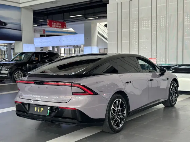 Xpeng P7+ — Фото автомобиля 12