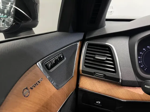 Volvo XC90 — Фото автомобиля 16