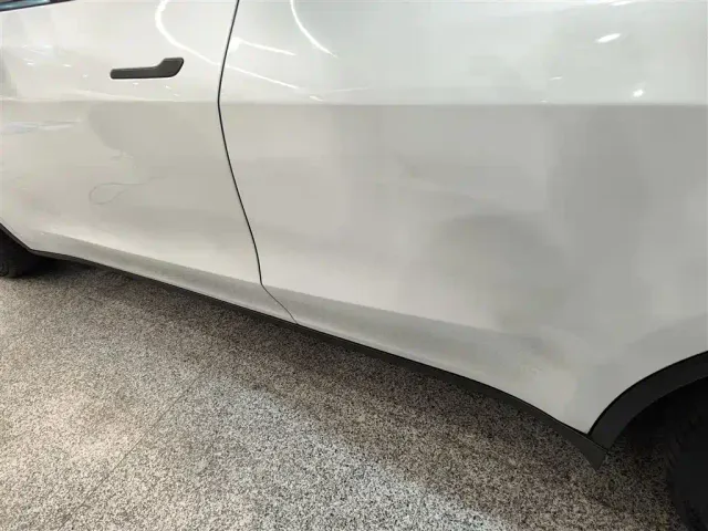 Tesla Model Y — Фото автомобиля 20