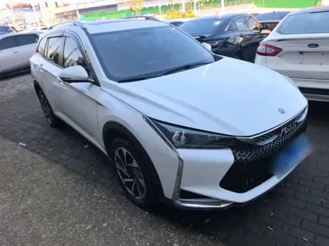 Dongfeng Yixuan GS — Фото автомобиля 3