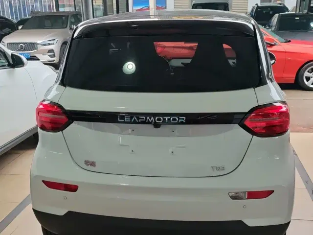 Leapmotor T03 — Фото автомобиля 3