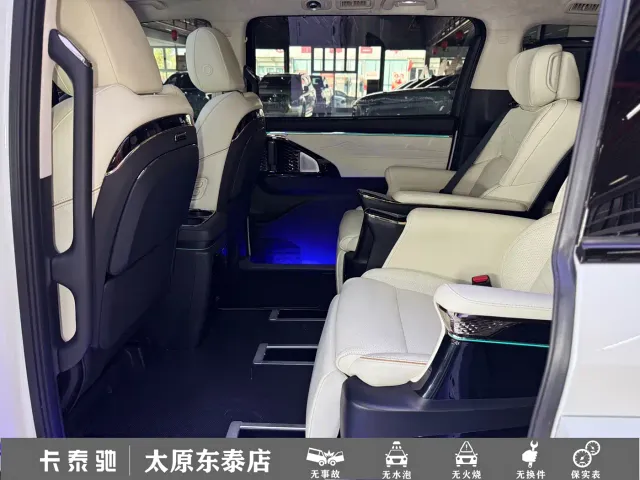 GAC Trumpchi E9 — Фото автомобиля 16