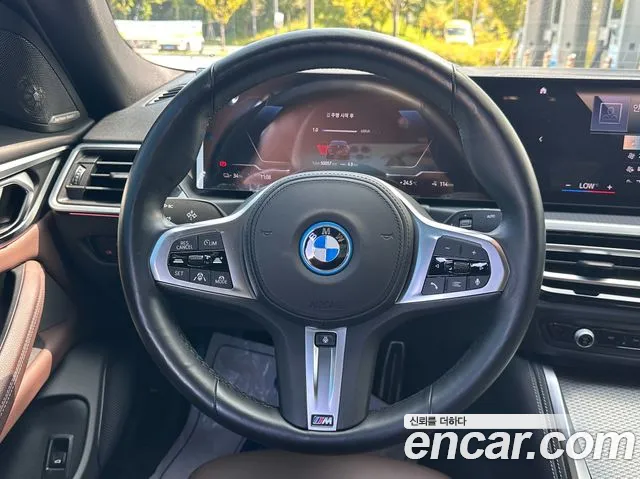 BMW i4 — Фото автомобиля 12