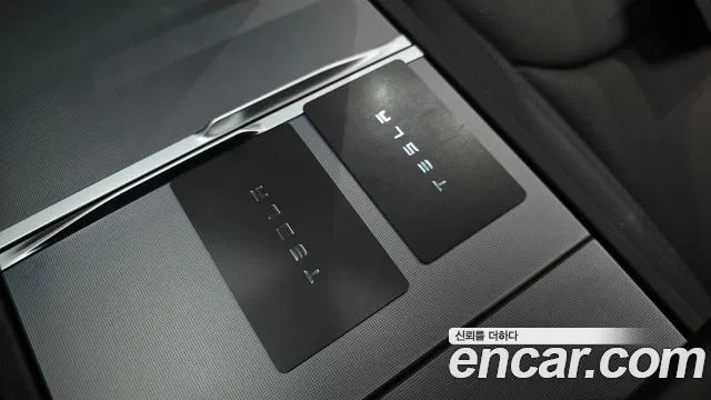 Tesla Model 3 — Фото автомобиля 22
