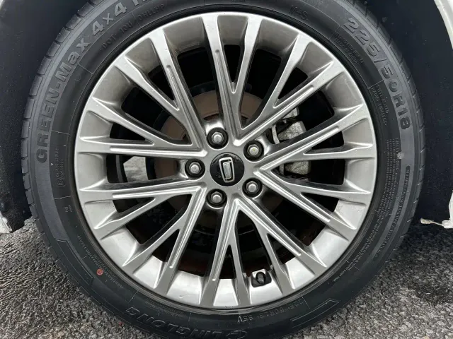 Bestune B70 — Фото автомобиля 13
