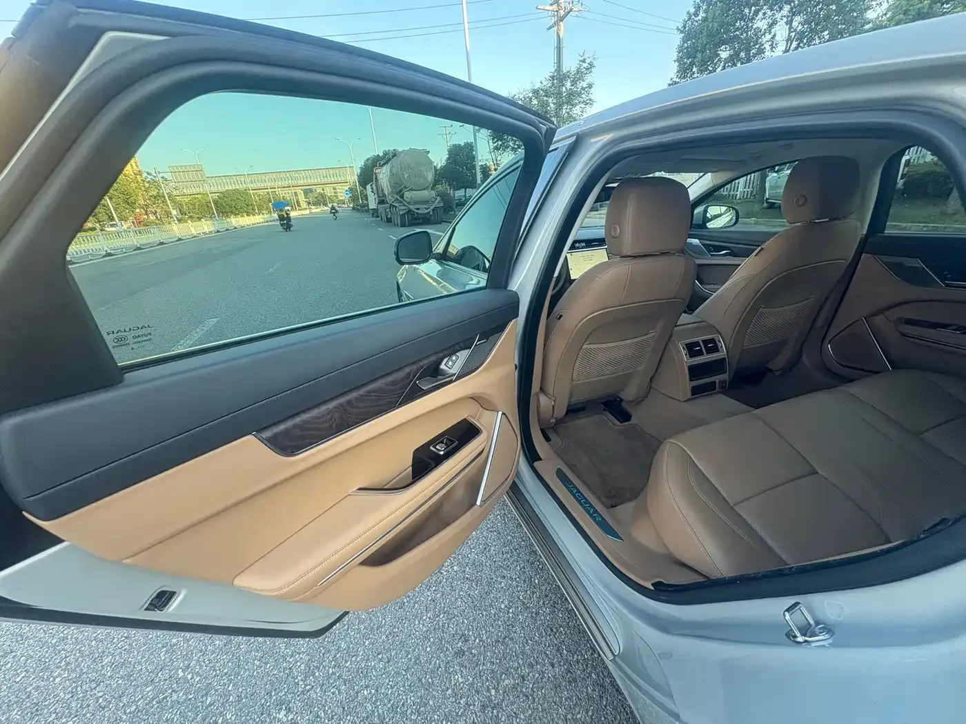 Jaguar Jaguar XFL 2024 2.0T P250 2WD Premium Luxury — Фото автомобиля 5