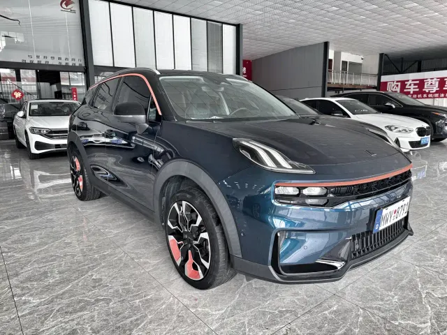 Lynk & Co 06 — Фото автомобиля 3