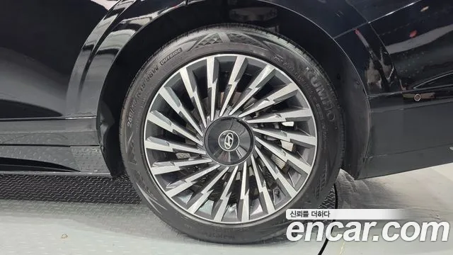 Hyundai Grandeur GN7 — Фото автомобиля 6