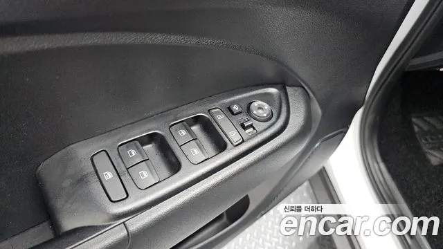 Hyundai Venue — Фото автомобиля 28