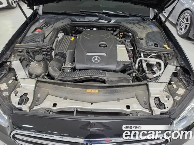 Mercedes-Benz E-Class — Фото автомобиля 6