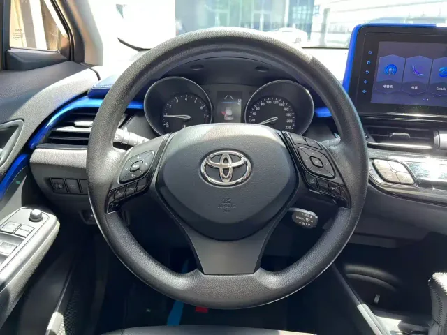 Toyota C-HR — Фото автомобиля 16