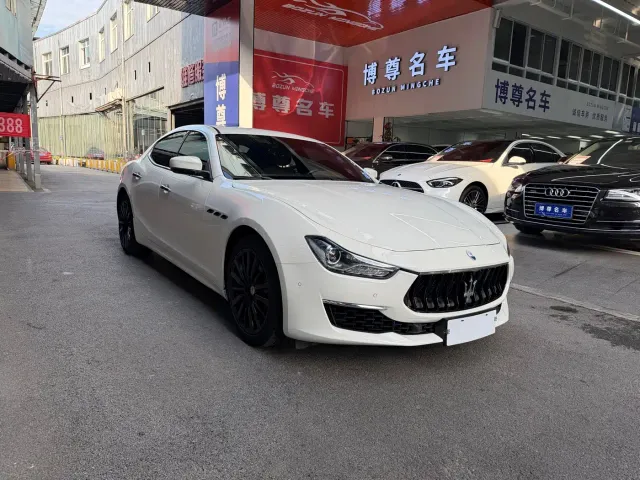 Maserati Ghibli — Фото автомобиля 3