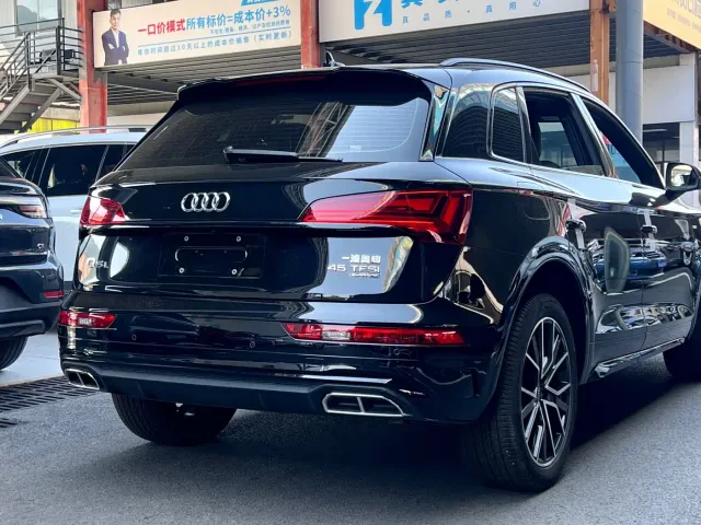 Audi Q5L — Фото автомобиля 5