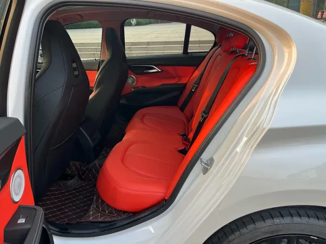 BMW 1 Series — Фото автомобиля 10