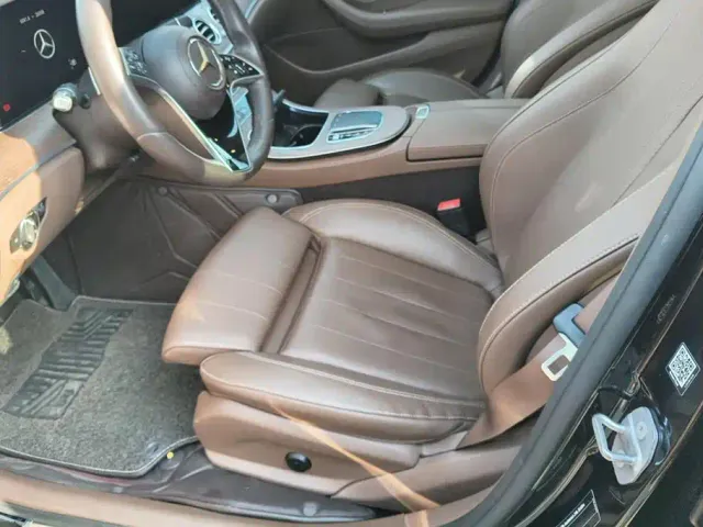 Mercedes-Benz E-Class — Фото автомобиля 9