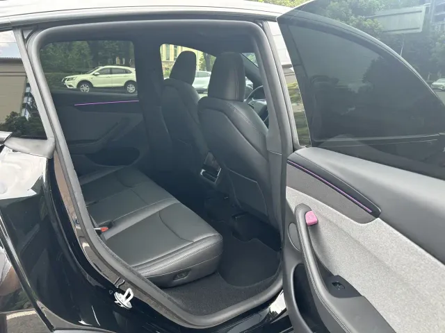 Tesla Model Y — Фото автомобиля 10