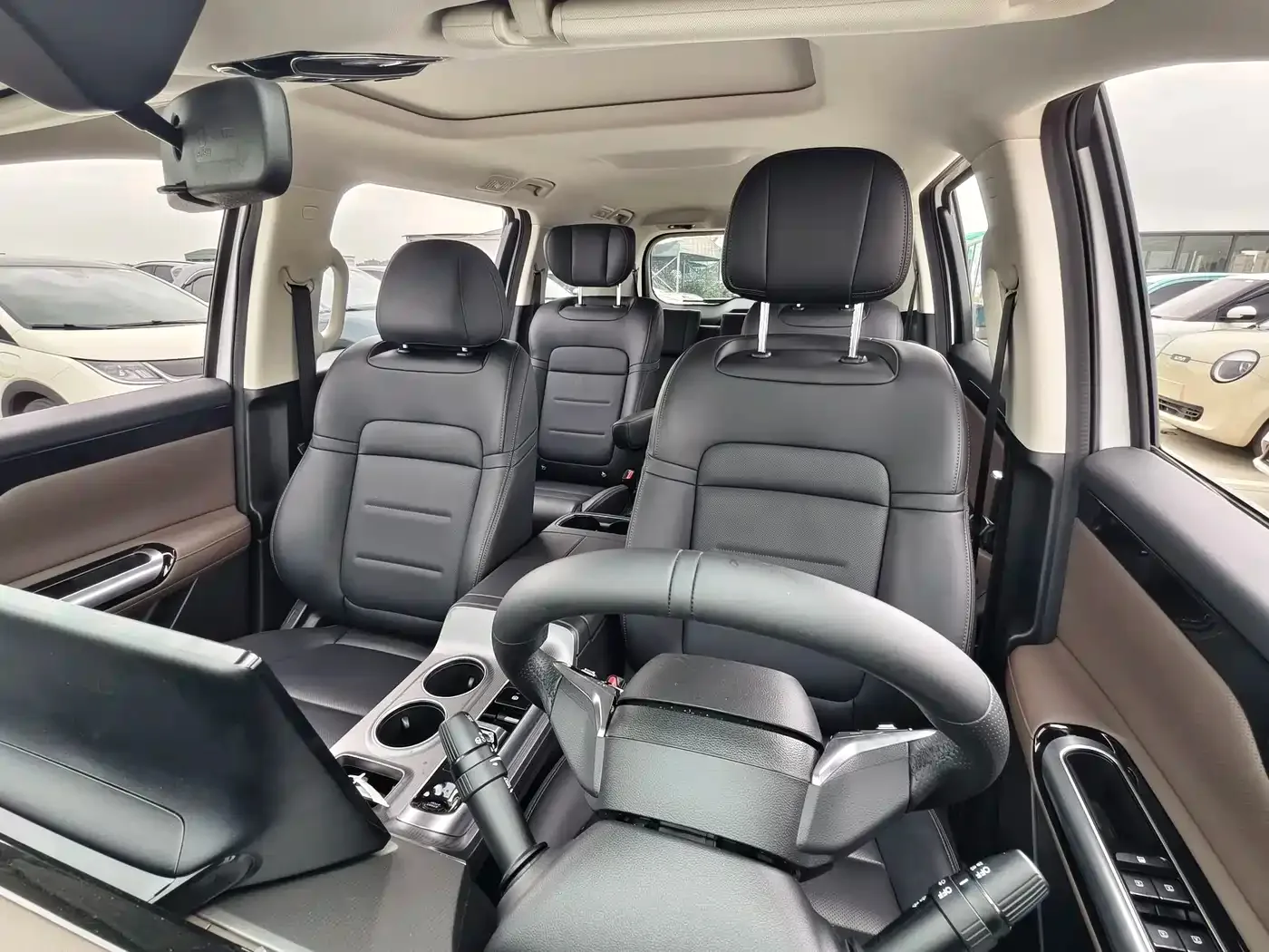 GAC Trumpchi Trumpchi E8 NEV 2025 150km PRO+ — Фото автомобиля 19
