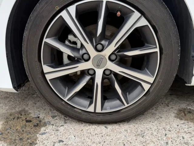 Geely Emgrand — Фото автомобиля 9