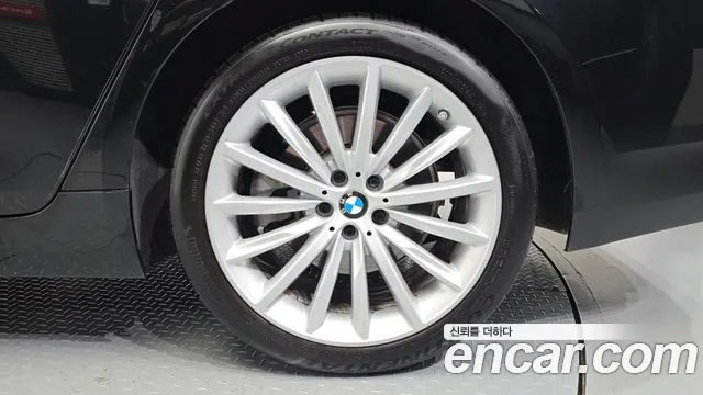 BMW 5-Series — Фото автомобиля 18