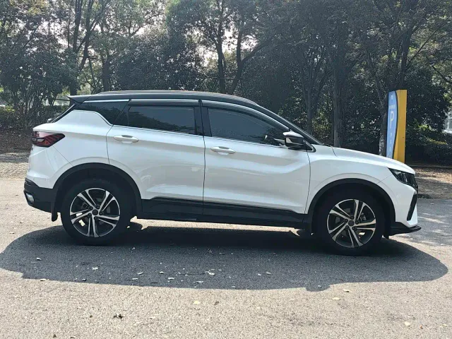 Geely Binyue 2021 1.4T DCT Diamond Edition — Фото автомобиля 15
