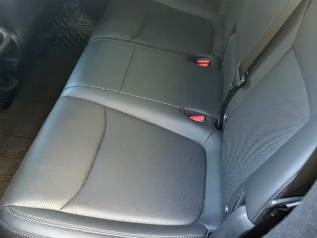 Tesla Model Y — Фото автомобиля 25