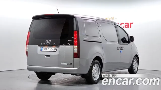 Hyundai Staria Staria Карго 3 места — Фото автомобиля 2
