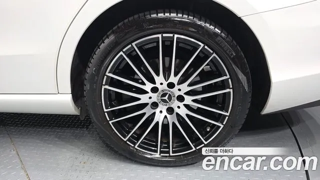 Mercedes-Benz C-Class — Фото автомобиля 21