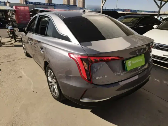 Hongqi E-QM5 — Фото автомобиля 4