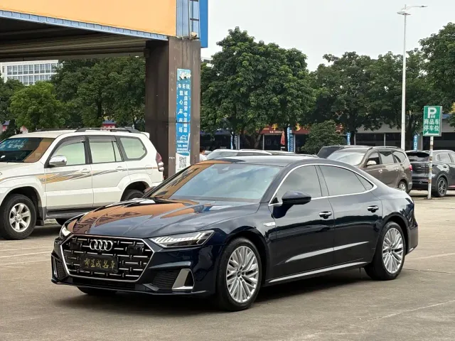 Audi A7L — Фото автомобиля 2
